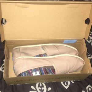 Never worn Toms!!